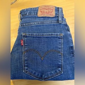 High Waisted 711 Levis